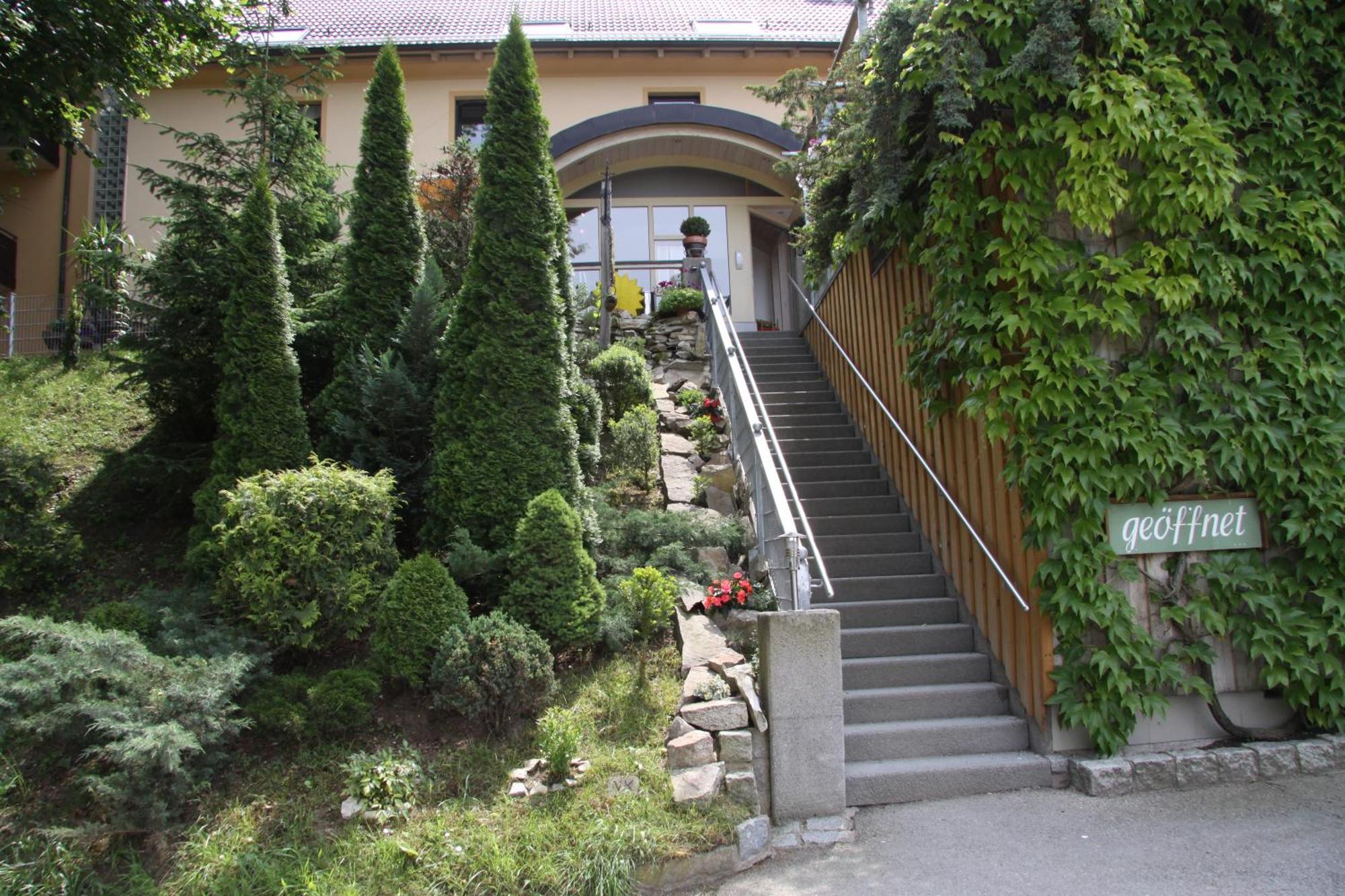 Hotel-Restaurant Bauer-Keller Greding Exteriör bild