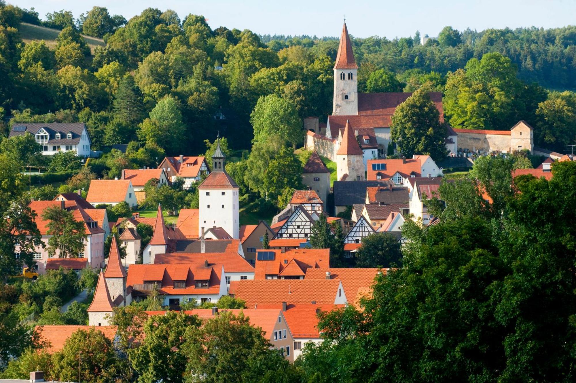Hotel-Restaurant Bauer-Keller Greding Exteriör bild