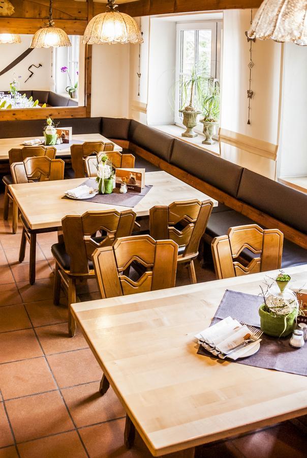 Hotel-Restaurant Bauer-Keller Greding Exteriör bild